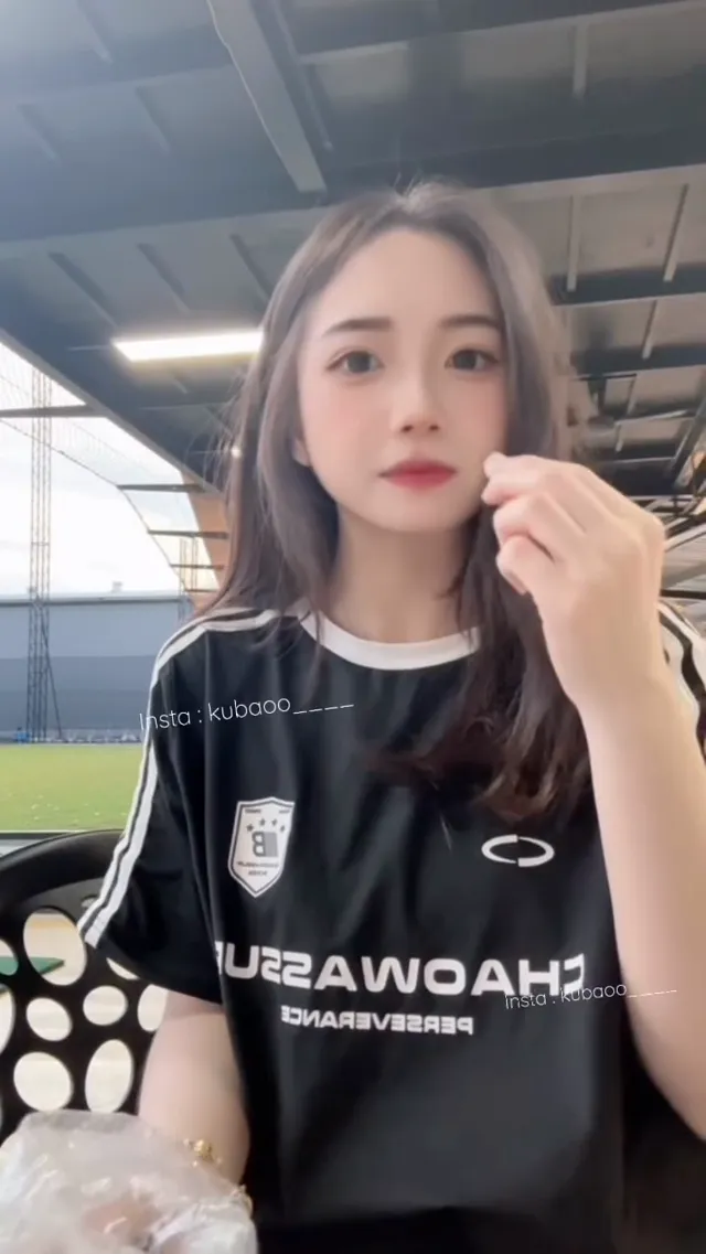 人家都去运动 你去吃吃喝喝？ 嘻～ #高尔夫🏌🏻‍♀️