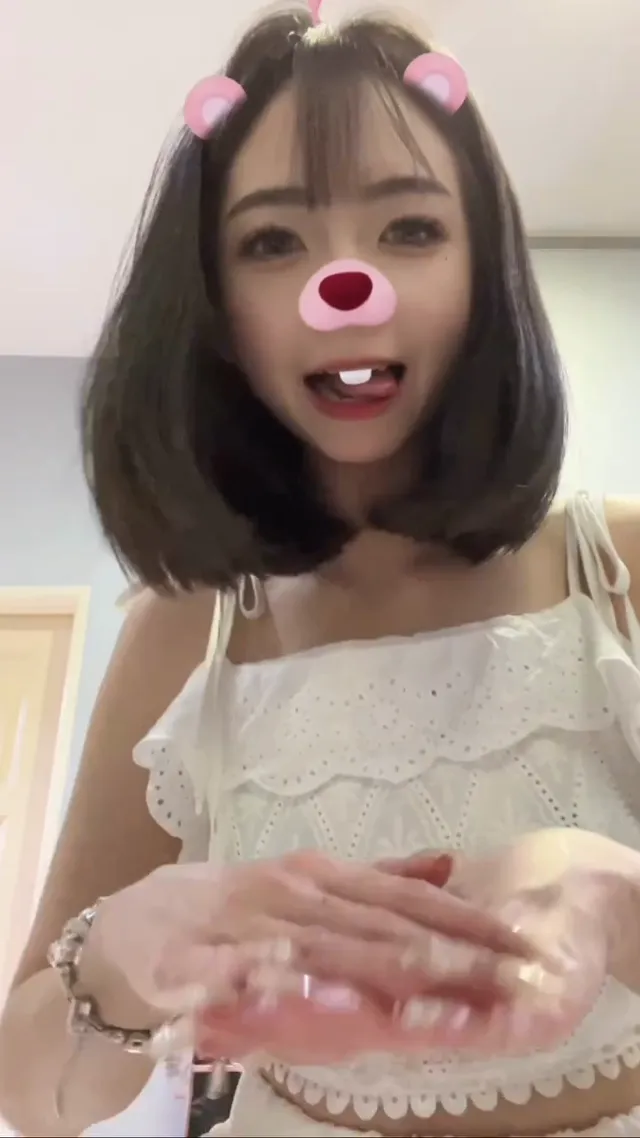 想你 怕你装杯 不告诉你 #这个bgm好可爱鸭 #甜妹