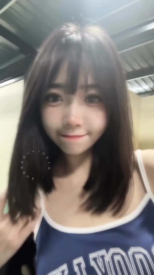 所谓的爱情就是 我在上你在下 我在前你在后 ～