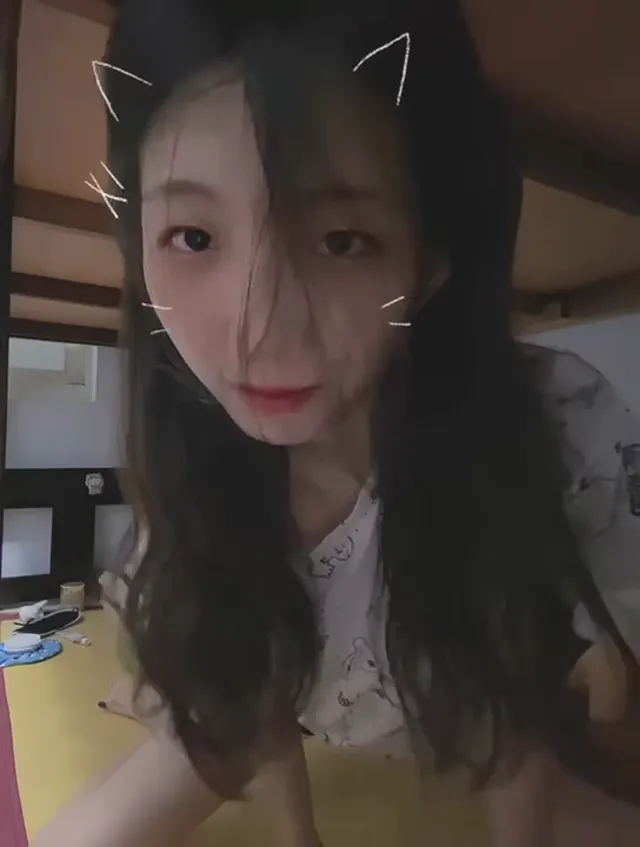 又是一個大學母狗自拍IG外流 - 自拍視角實錄影片