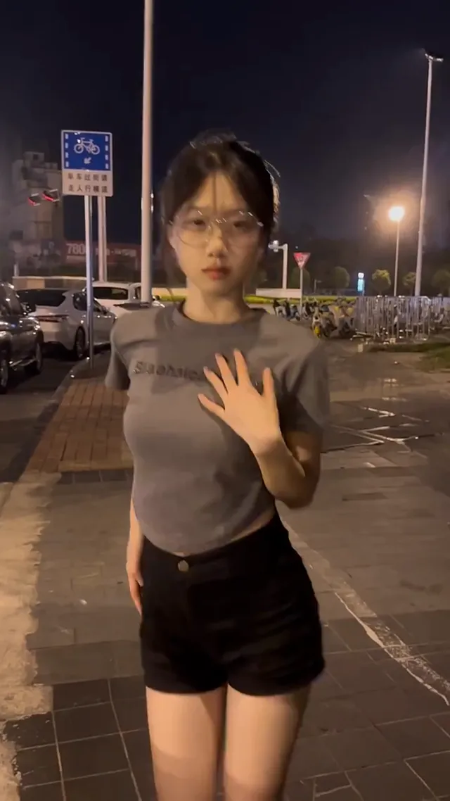 这眼镜妹爱了爱了