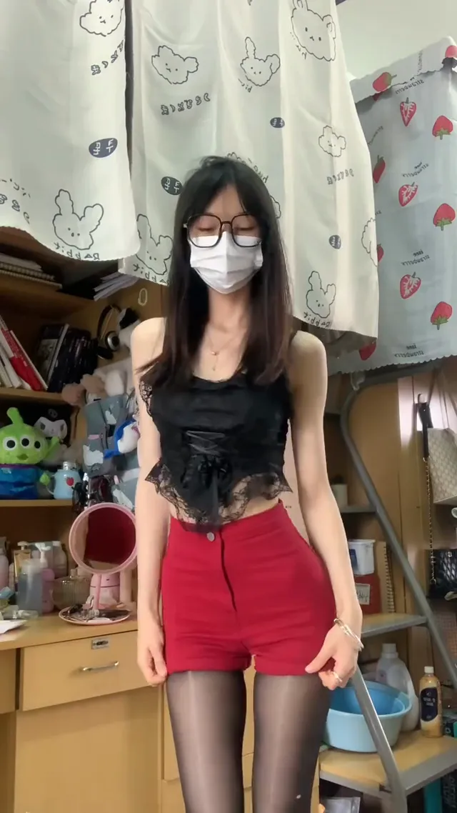 黑丝是很可以的😌