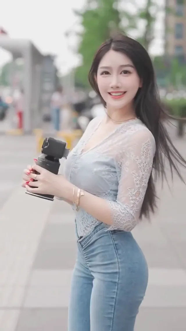 Follow me trending song🥵🥵🥵 #fashion #style #stylish #love