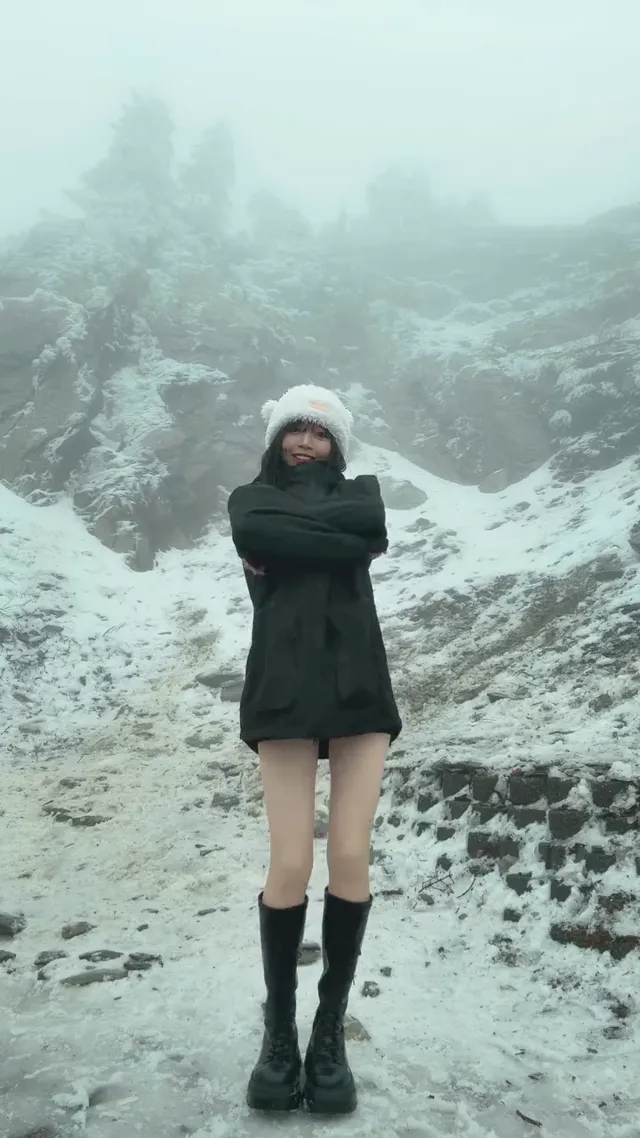 再說一次！ 美女沒有冬天⌯ᴗo⌯ಣ❄️🤍  同款外套在我主頁連結🔗購買 @mixdo_official   #fyp #fypシ #合歡山