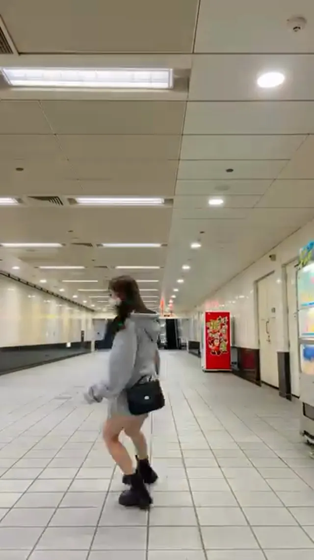 過完難受ㄉ星期一 來猜猜窩ㄉ🧦是什麼顏色？  #fyp #fypシ #腿