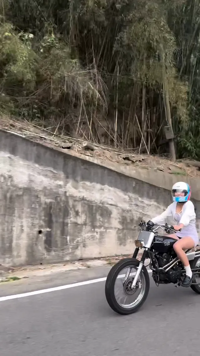 騎車可以治癒一切❤️ 大家猜的出來這是哪一段ㄇ！  安全帽： @mongolianhelmet  #蒙古人安全帽 #雲豹 #雲豹200 #哈特佛 #檔車 #腿
