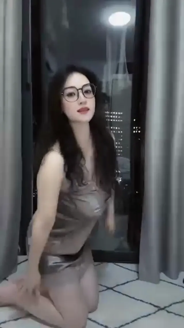 泳池是涼的，但我心是為你熱的🔥