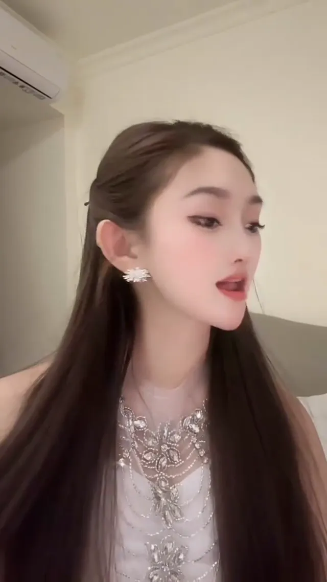 別以為我不知道你偷看第幾次了😜