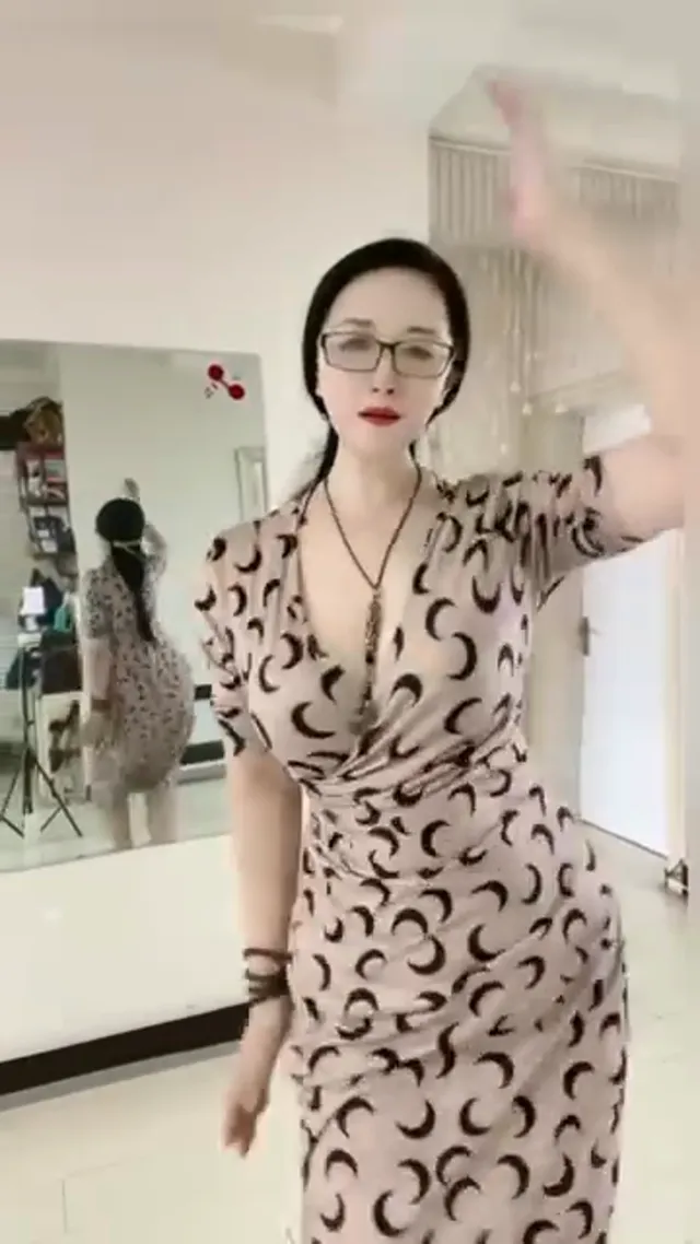 我站在這裡，你卻站進了我心裡。