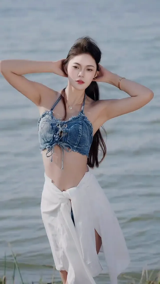 泳裝是表面，心動才是真相。