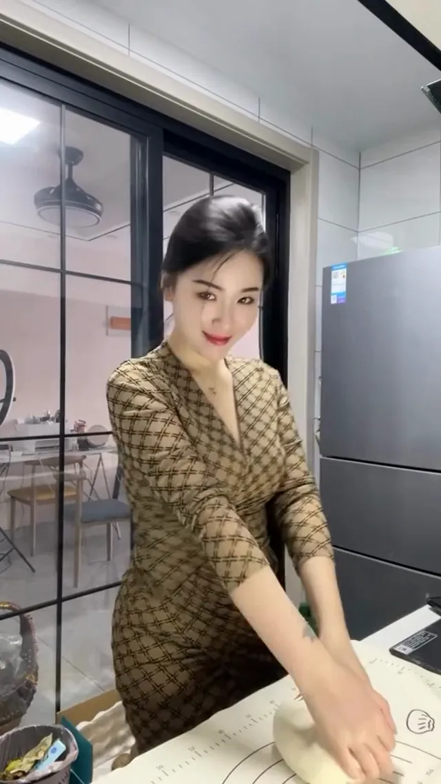 我站在這裡，你卻站進了我心裡。