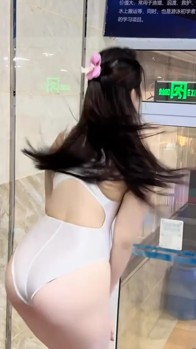 泳裝選好了，接下來換你告白了❤️