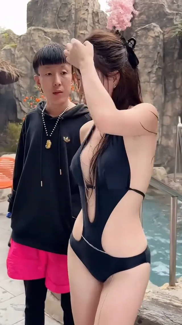 這麼近的距離，你心跳得好大聲。