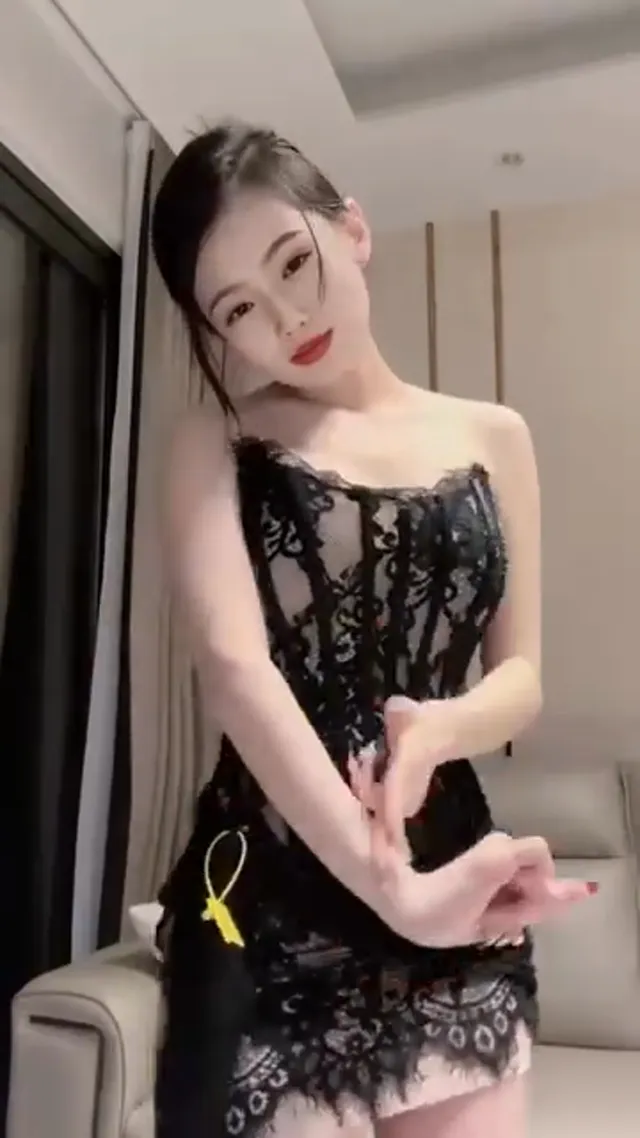 是不是有點期待我轉個身呢？😉