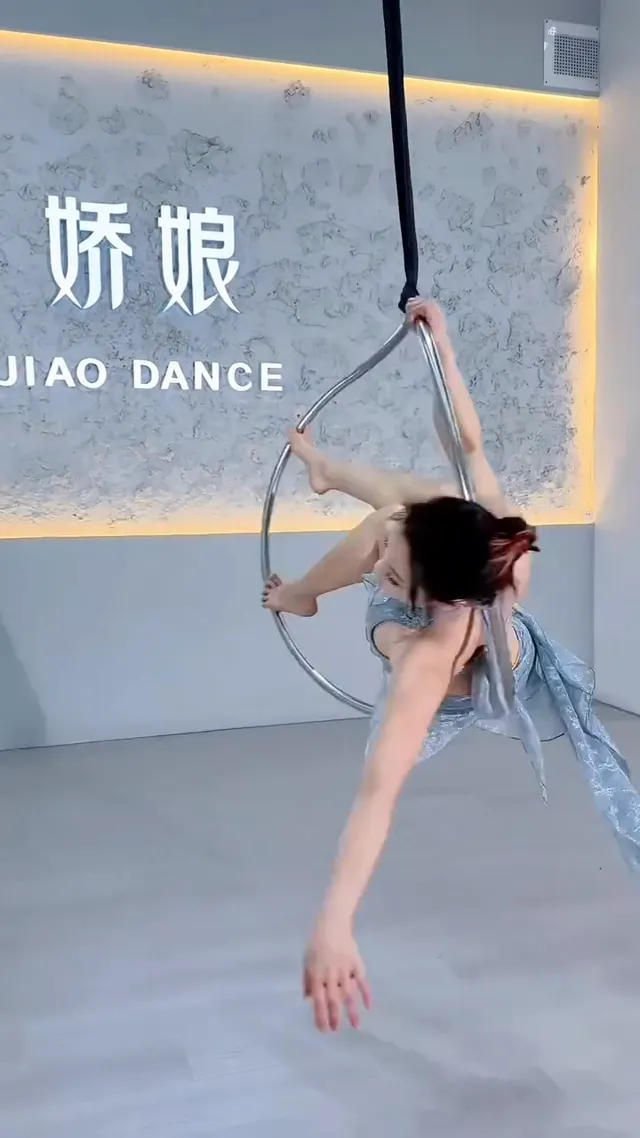 這樣看我，是不是在偷偷幻想什麼？