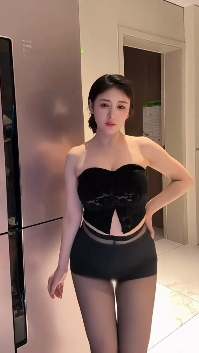 泳裝是表面，心動才是真相。
