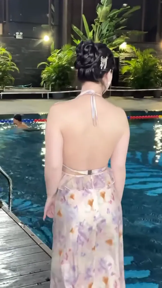 今天只對你穿這套，夠不夠誠意？
