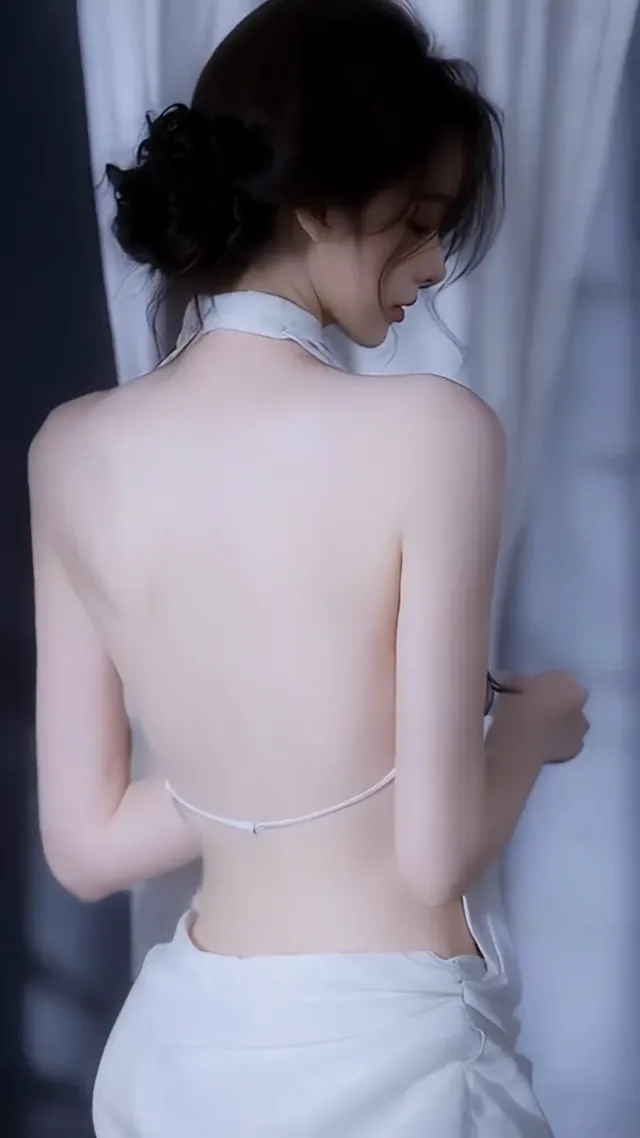 你看的是泳裝，還是我的心動提示？