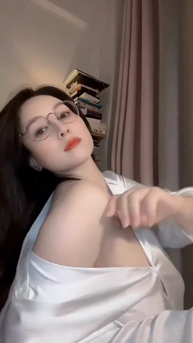 這畫面太美，你確定不截圖收藏？