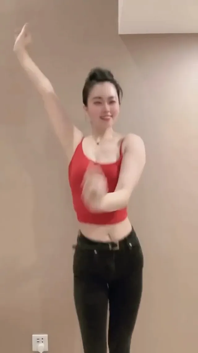 眼神再躲，我還是抓到你啦～
