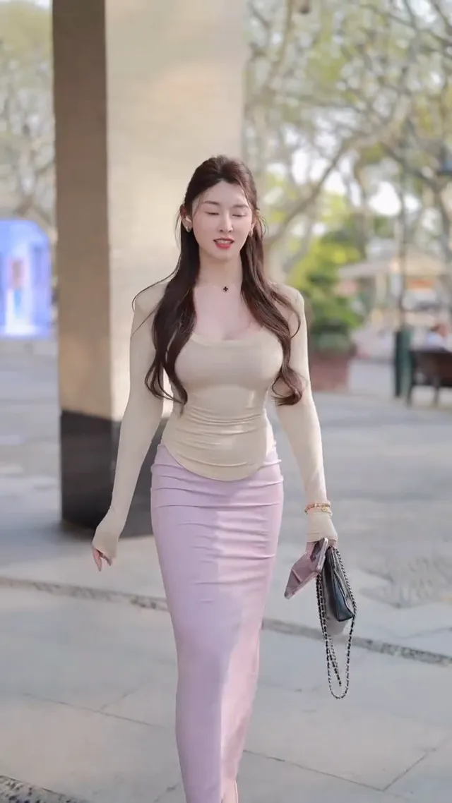 我站在浪花裡，你站在我心裡。
