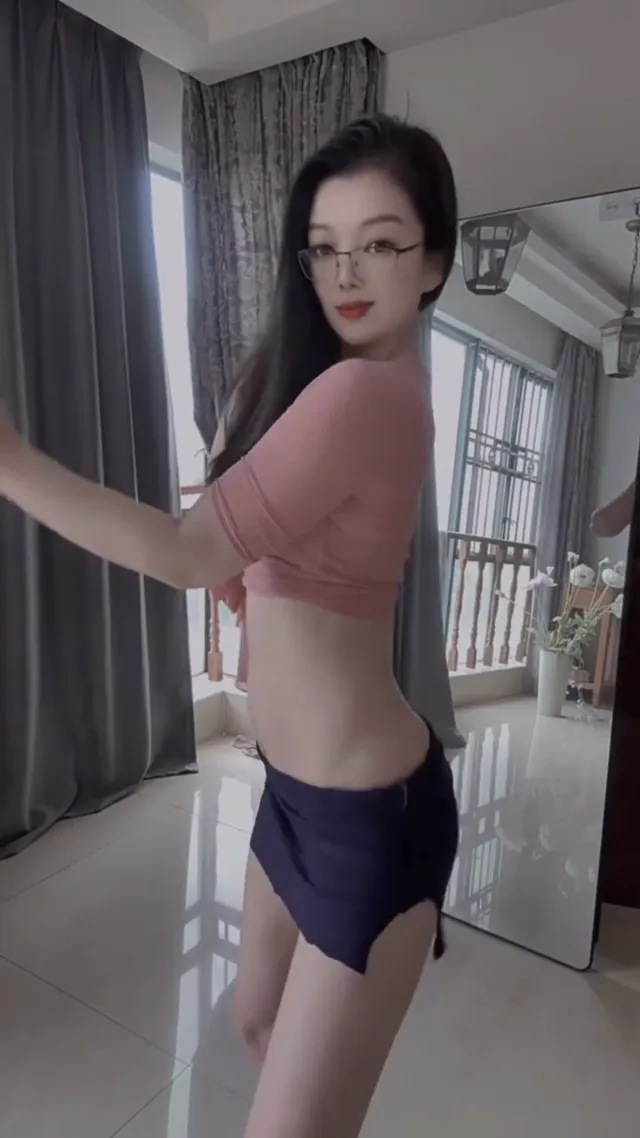 你看的是泳裝，還是我的心動提示？