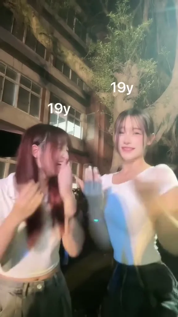 網路美女甜心女神小內衣自拍，網友狂刷愛心！ 有這種學妹幾點去上課？