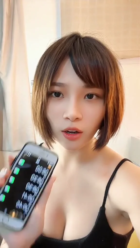 網紅氣質美女小內衣出場，像從漫畫走出來一樣！ 哈