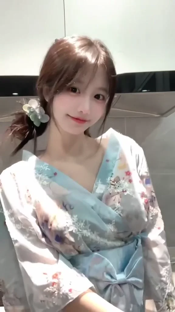 實況女神大長腿小內衣登場，驚艷全場！ 可愛嗎？