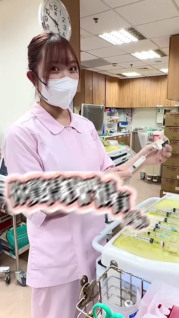 IG性感女神制服熱舞，舞台瞬間沸騰！ 護理師薪水很多嗎？ #護理師日常