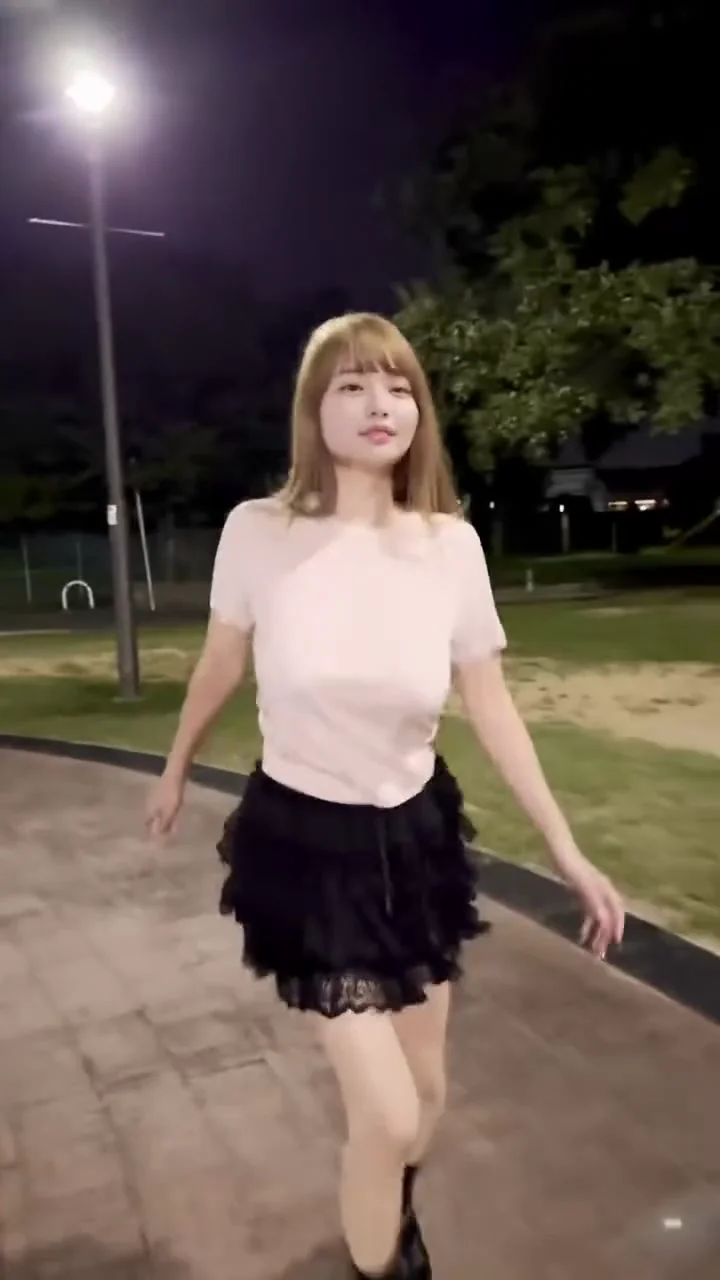 抖音性感女神制服誘惑熱舞，網友刷屏求完整版！ 散散步 跑跑步