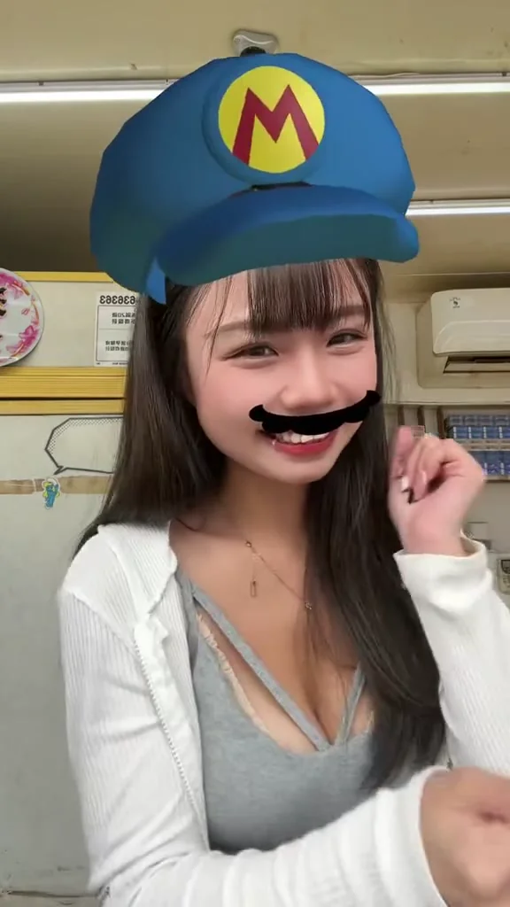 小紅書翹臀辣妹比基尼海灘拍攝，讓人捨不得眨眼！ 徵男朋友押