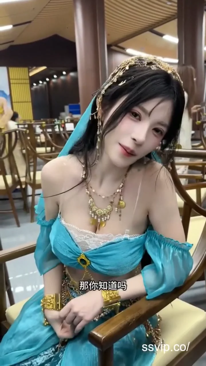 實況女神白嫩肌膚配比基尼，瞬間成為海灘焦點！ 誰知道答案呢？