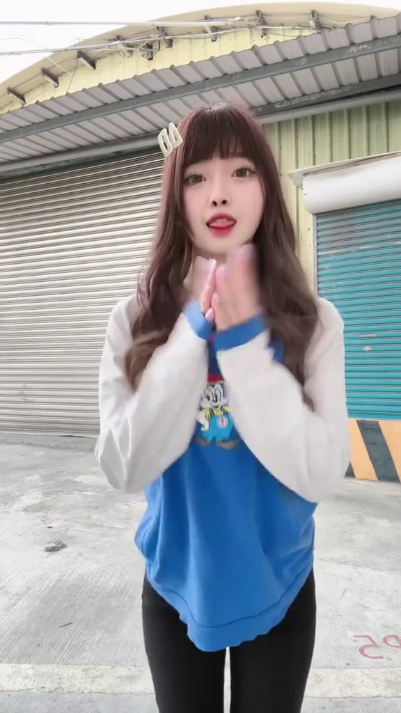 短視頻美女短裙熱舞，每一步都超撩人！ 可以等我跳完嗎？