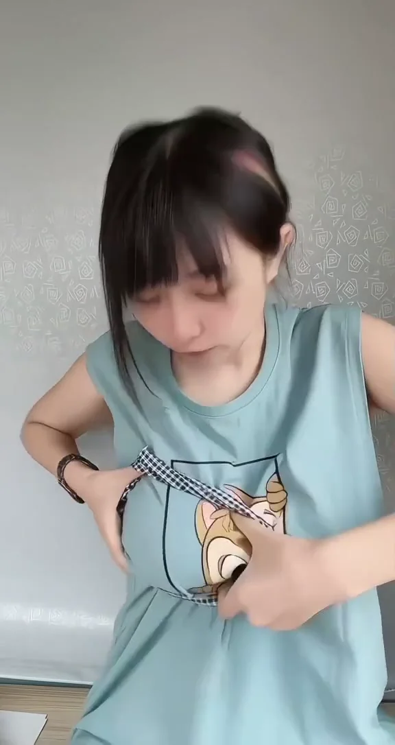 實況女神短裙熱舞，甜美與性感一次滿足！ 留言就是好友嘍