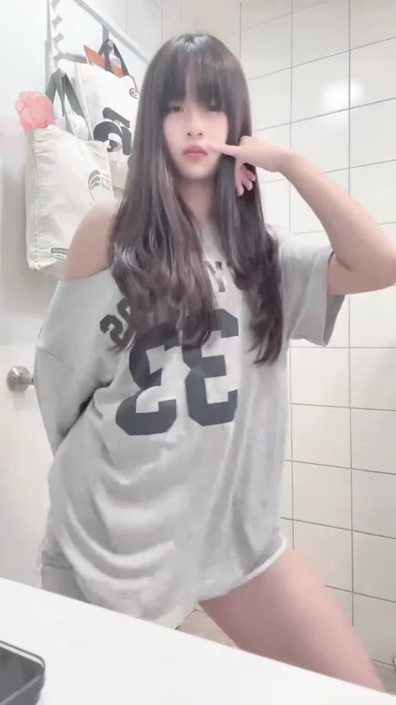 網紅甜心女神比基尼走台步，美到逆天！ 廚房🫠🫠