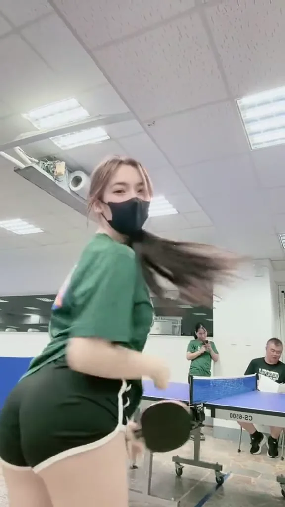 網紅性感女神制服熱舞，簡直讓人移不開眼！ 91K views · 649 reactions  on Reels