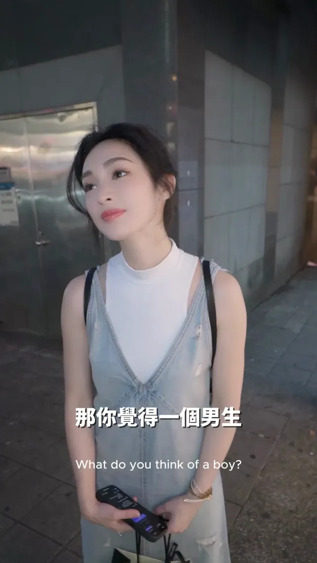 愛笑的瑜珈女孩