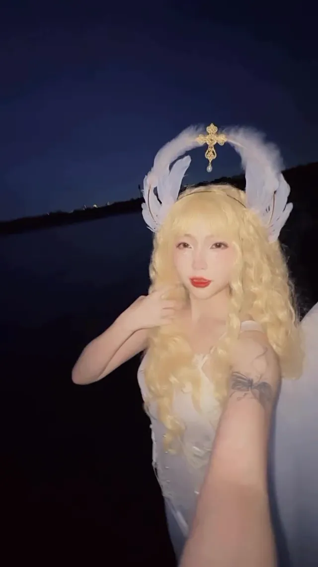 👼🏻 哎呀 不小心摔了一跤 墜入凡間(´･Д･)」 是520耶 留言刷一排52蕭蕭😻 #天使 #天使👼 #創作 #創作人形 #創作拍攝 #外拍 #外拍麻豆 #外拍模特兒 #外拍攝影 #外拍模特 #外拍📷 #外拍景點 #海邊 #海邊🏖️ #漁光島 #漁光島🌊 #台南景點 #台南海邊