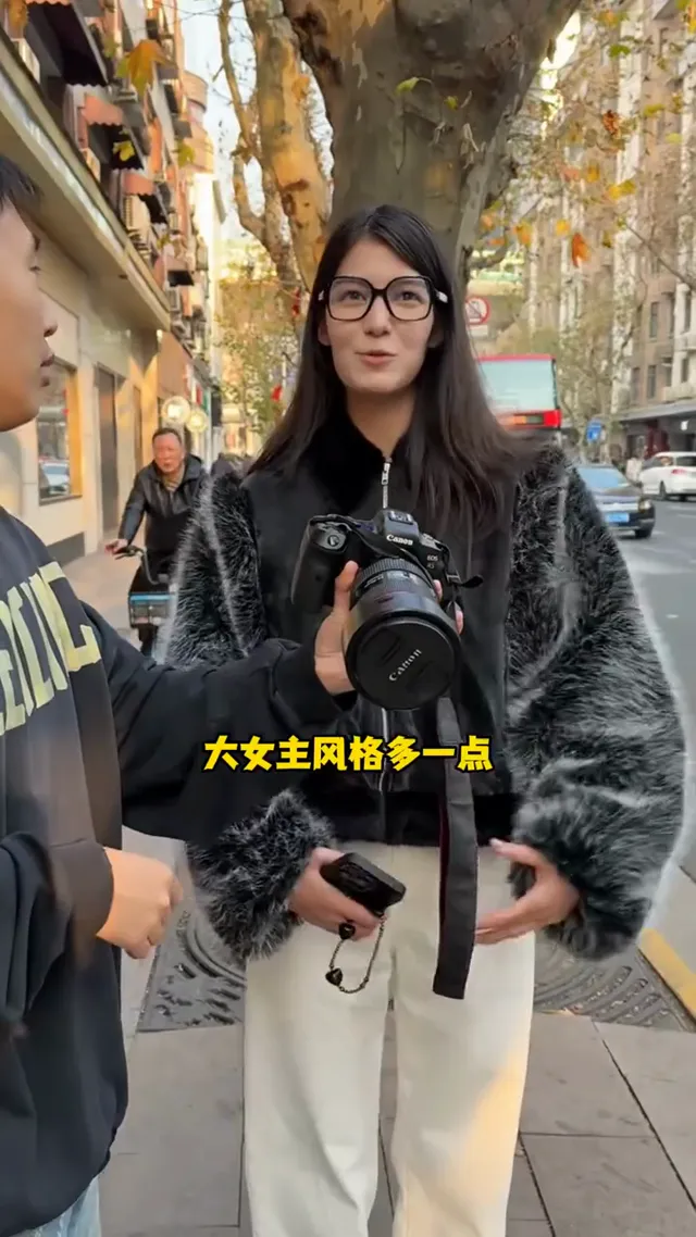 上海街头偶遇帅哥美女，带他们去班味儿拍美照！ #reels #创意摄影 #magic