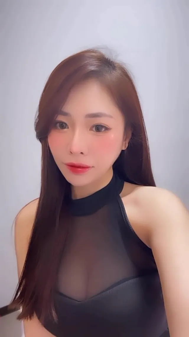 走路都帶風的女孩，不能吃愛情的苦