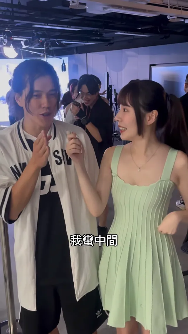 如何快速分辨I、E人？ 你學會了嗎🥹趕快拿你身邊朋友的頭做實測吧🤣🤣#0元不用錢 #金刻獎 #MBTI #街訪 #主持