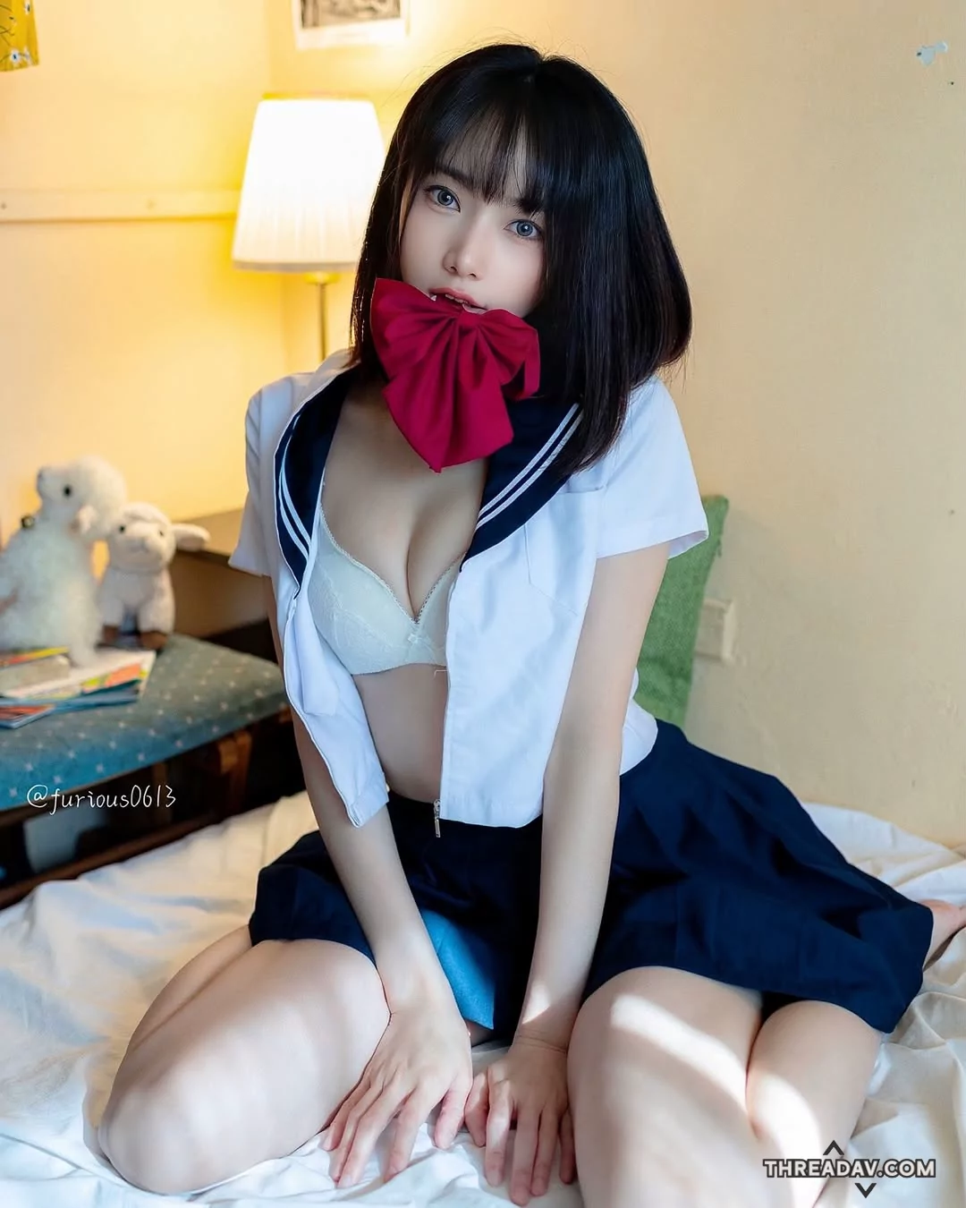學妹「優寶」制服下秘密曝光！內衣褲被學長帶走