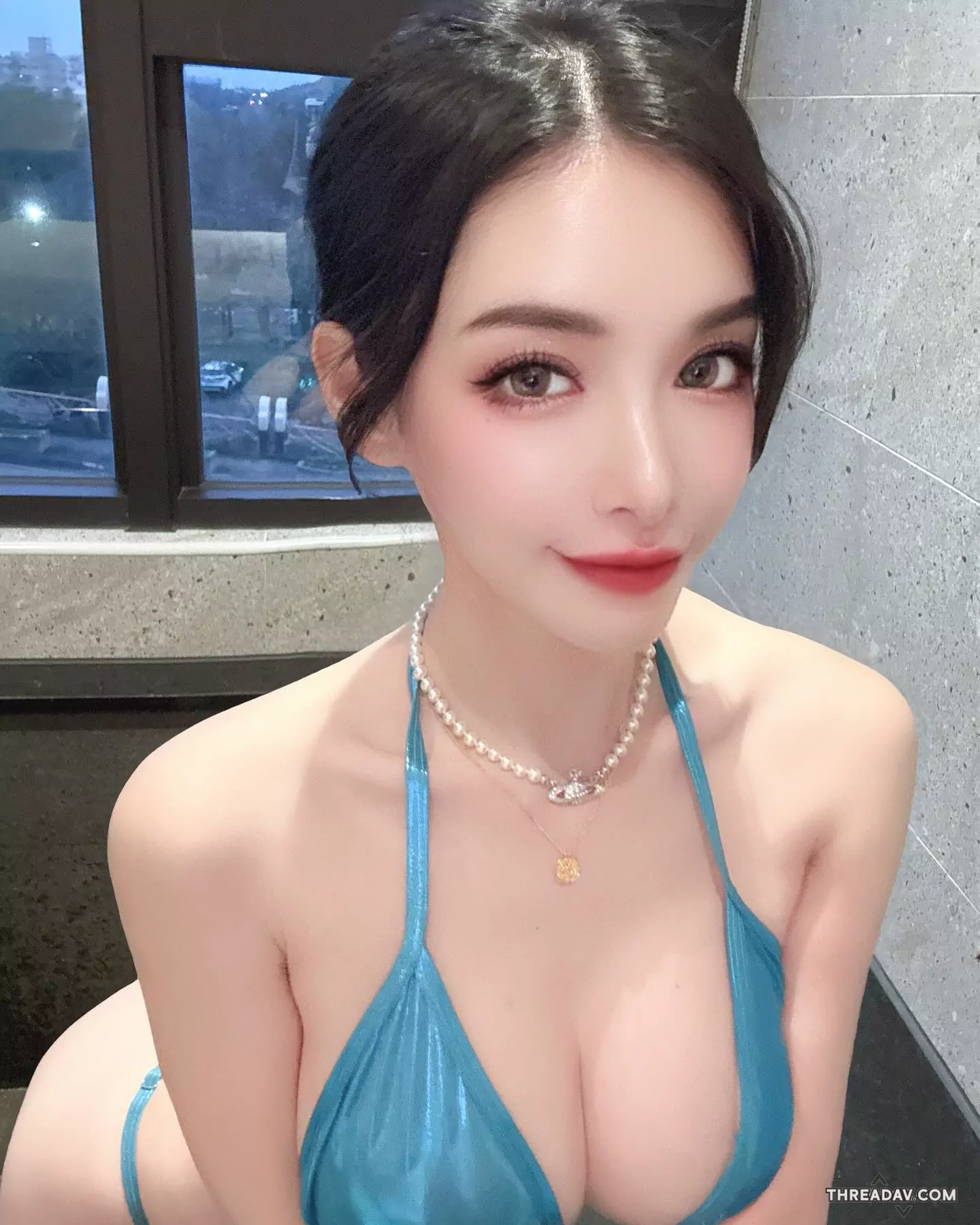 性感仙姑「子筠Nina」火辣入駐行天宮，爆乳辣照曝光！- 網路美女