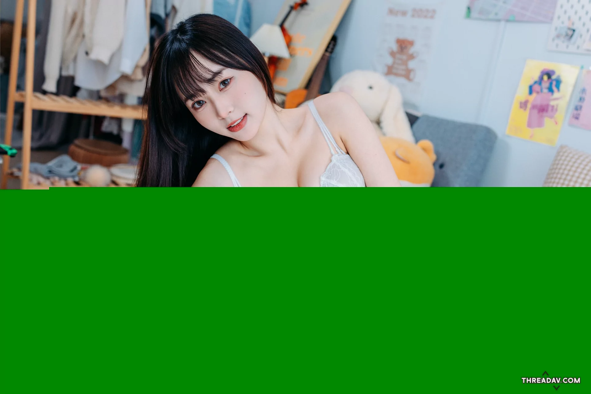 窈窕美女「奶糖」的誘人曲線與挑逗姿勢：居家風情大公開！