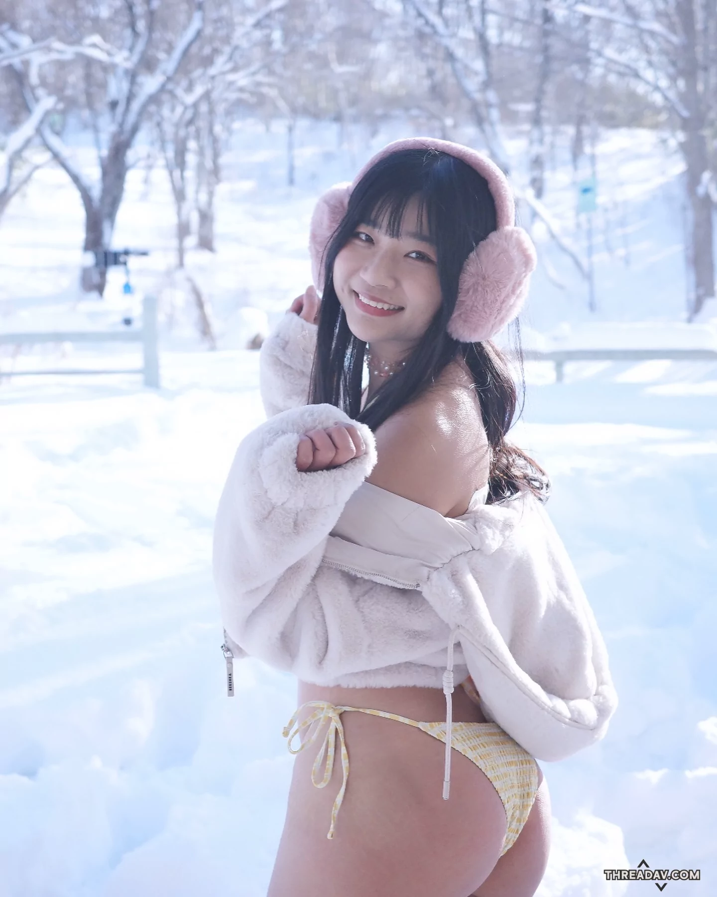 【最新】清新正妹炎炎北海道遊記，驚艷秀蜜臀影片免費送！ - 網路美女