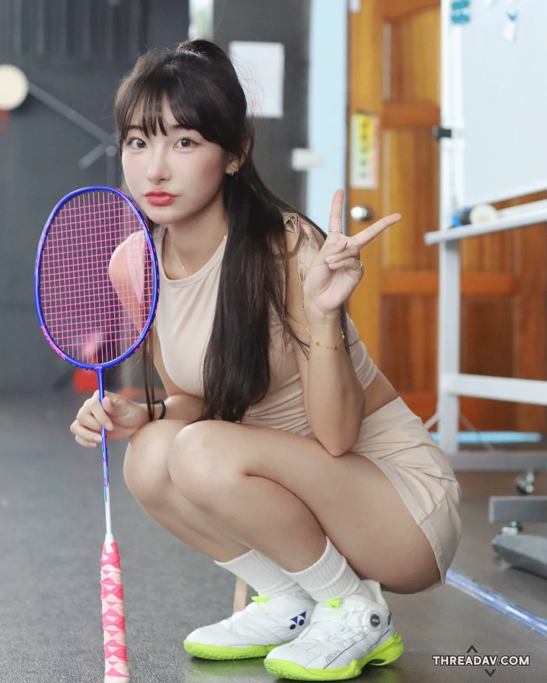 驚世美女！羽球場上的神秘仙子，陽光下燦笑全場嘆為觀止！- 網路美女