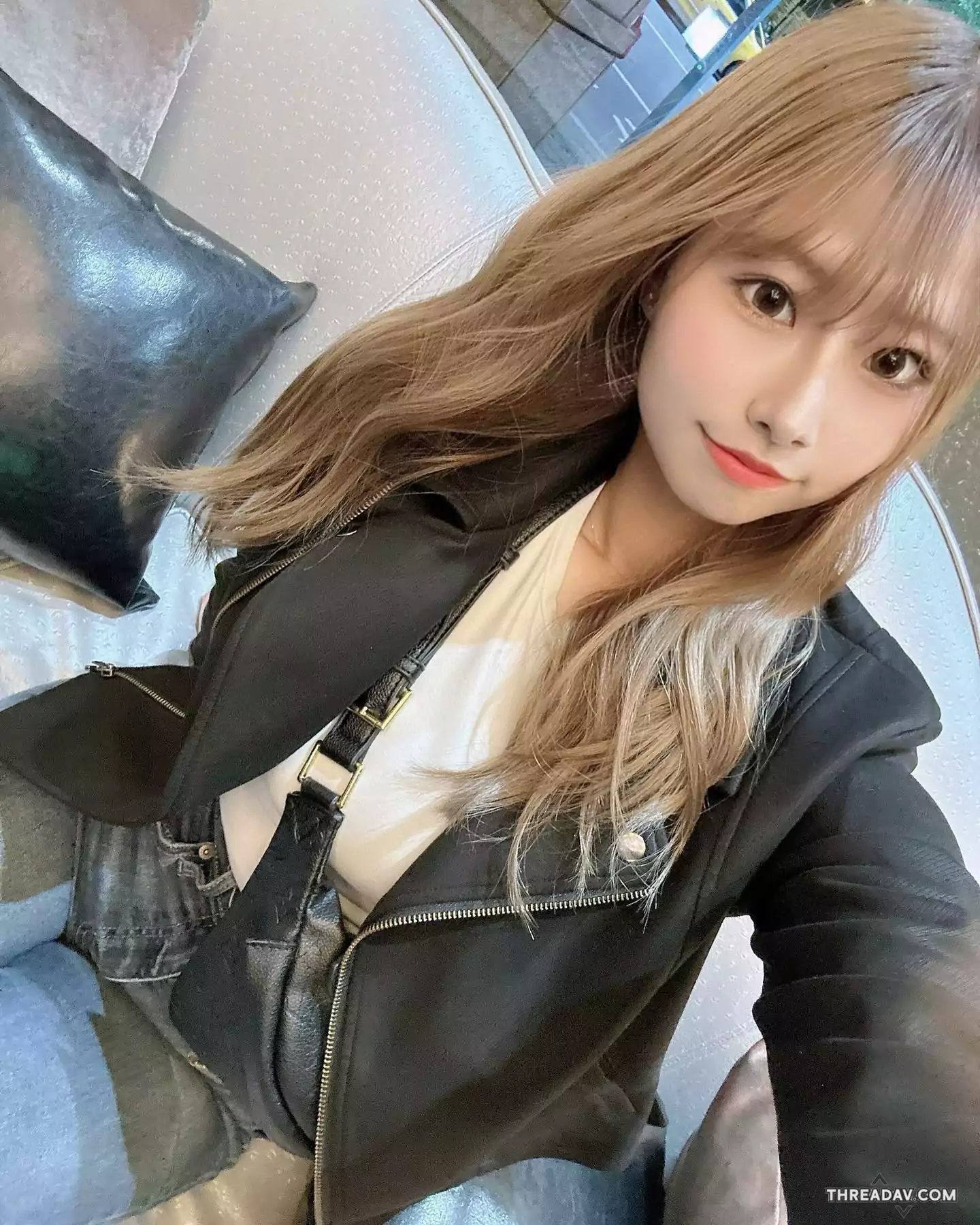 驚！買彩券遇到的「巨乳小臉」金髮短裙正妹竟是AV女優「清宮仁愛」！看網友瘋傳照片