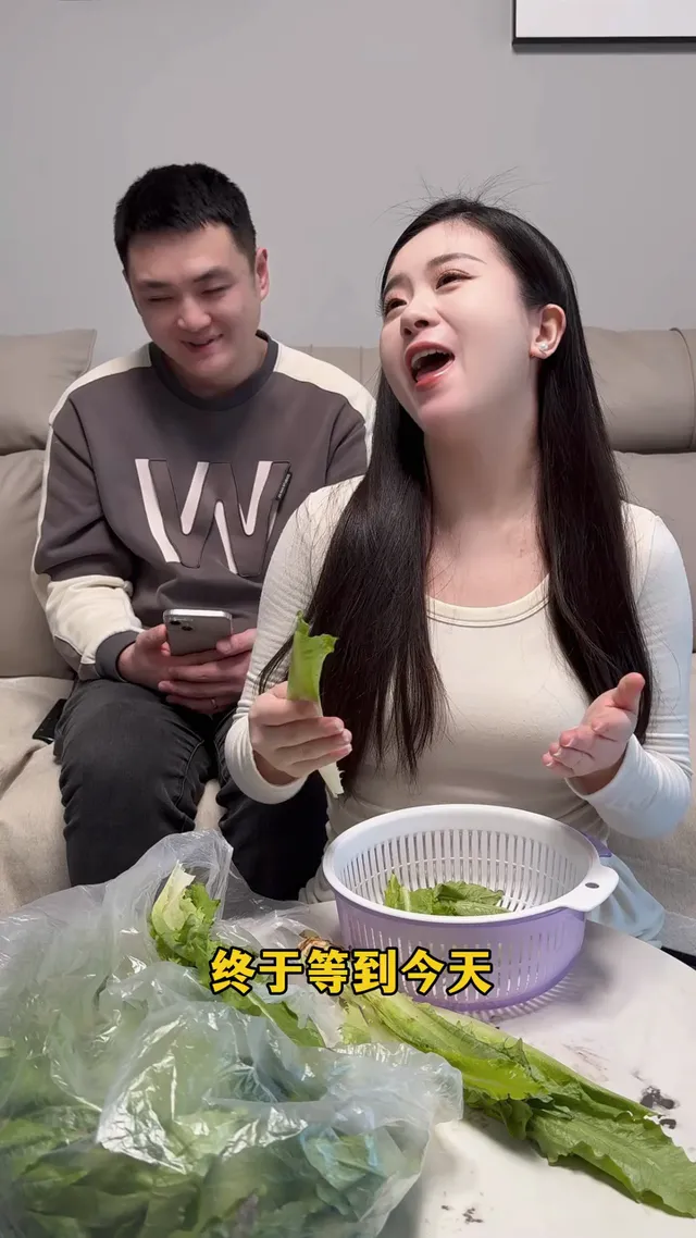 好可愛的老婆，唱得超级好👍