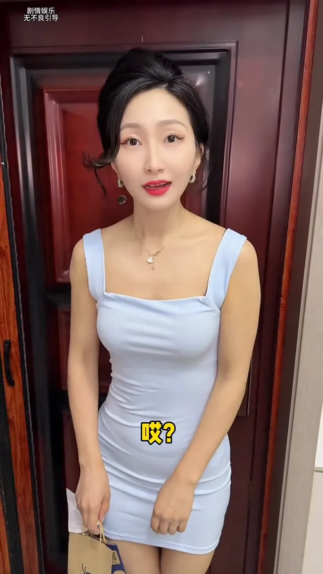 這身材臉蛋100分了，小虎牙蠻可愛的！
